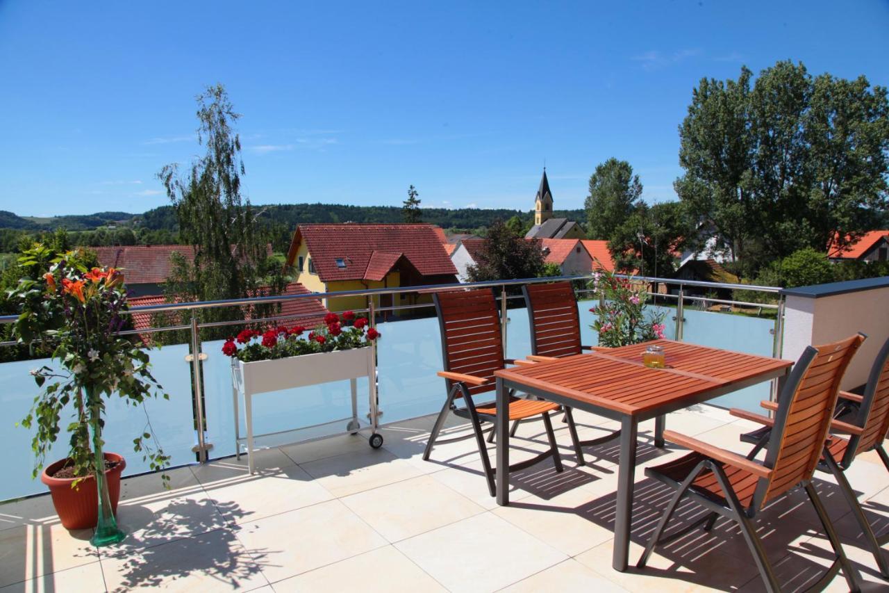 Hotel & Fruehstueckspension Raabtal Фельдбах Экстерьер фото