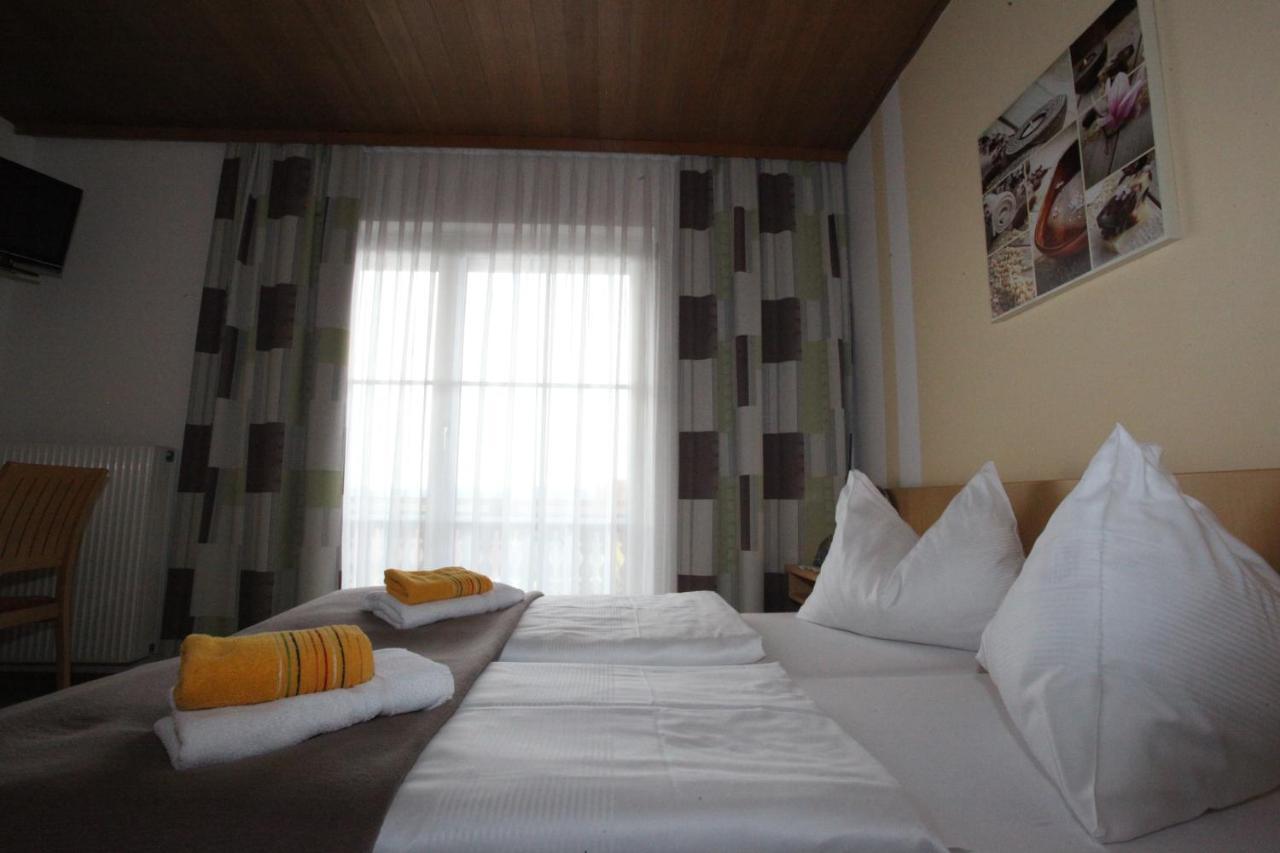Hotel & Fruehstueckspension Raabtal Фельдбах Экстерьер фото